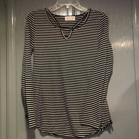 Pink Rose Black And White Striped Top - Picture 1 of 4